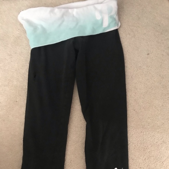 low rise damaged yoga capris - Picture 1 of 5